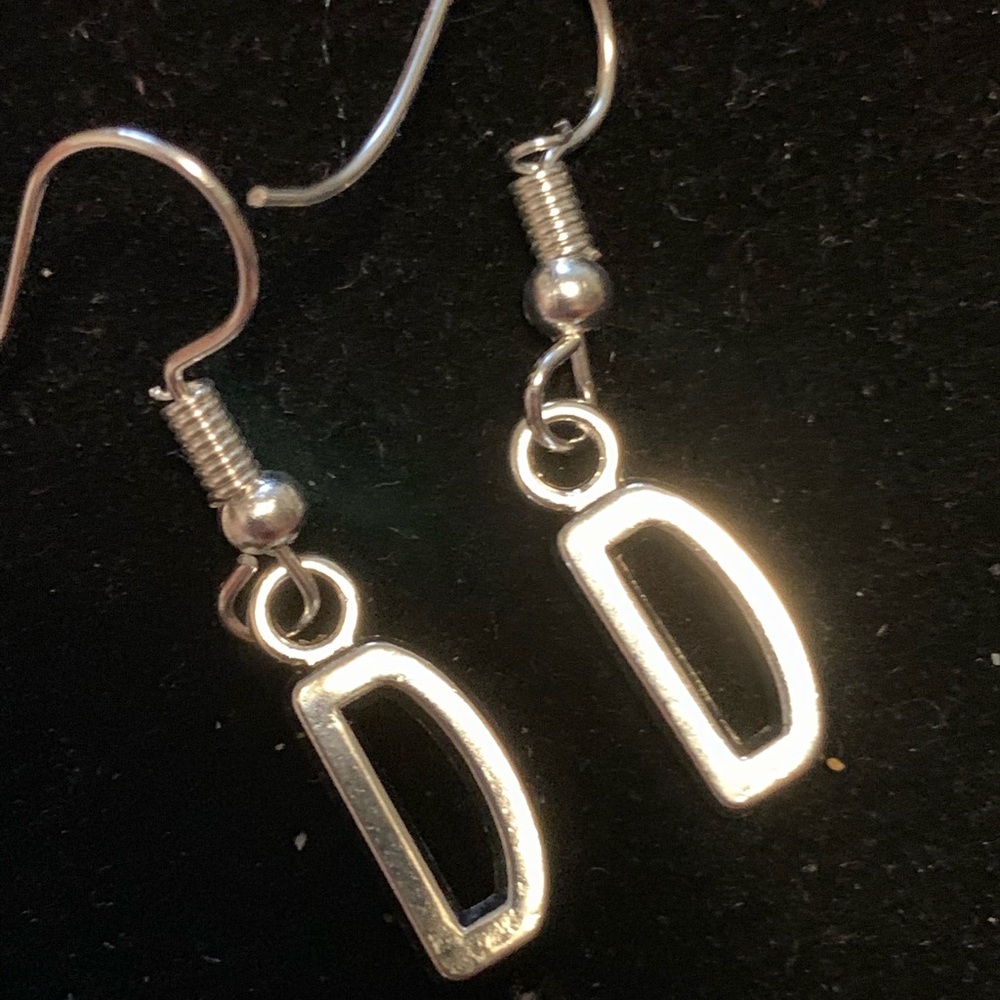 Earrings - Picture 1 of 3